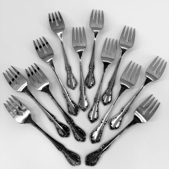 56 Pc. Oneida Stainless Profile St. Louis Silverware/Flatware Set - Picture 5 of 16